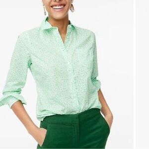 NWT - J. Crew - Button-Up Cotton Poplin Shirt in Signature Fit - Size Medium